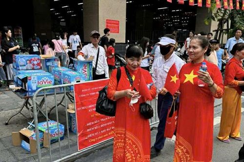 Điểm phát nước miễn phí phục vụ nhân dân dịp Lễ quốc khánh 2-9