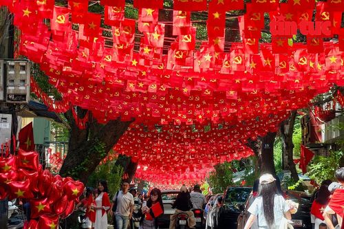 Hà Nội: Cảm xúc dâng trào của người dân Thủ đô trong những ngày Đại lễ