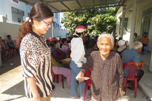 Xã Vạn Ninh đã chi trả quà Quốc khánh hơn 2,7 tỷ đồng