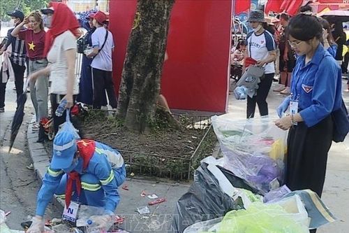 Chung tay trả lại cảnh quan xanh - sạch - đẹp cho Thủ đô
