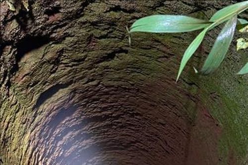 Cứu sống kịp thời người đàn ông rơi xuống giếng sâu hơn 20m
