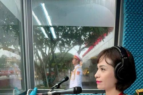 PTV Hồng Huệ - Giọng đọc thắp lửa tự hào trong lễ diễu binh A80