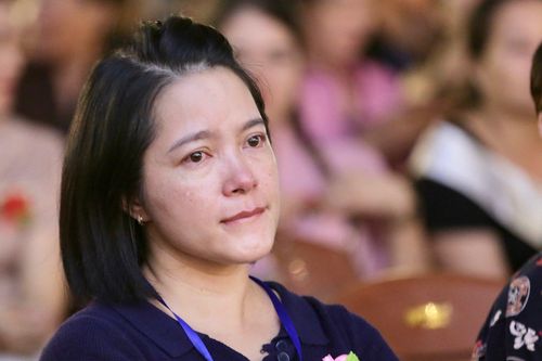 Nghẹn ngào nước mắt trong ngày Vu Lan tưởng nhớ đấng sinh thành