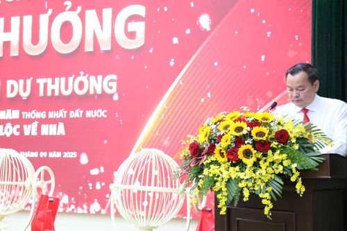 Agribank Chi nhánh TP. Hồ Chí Minh: Trao giải đặc biệt xe ô tô trị giá hàng trăm triệu cho khách hàng may mắn trúng thưởng