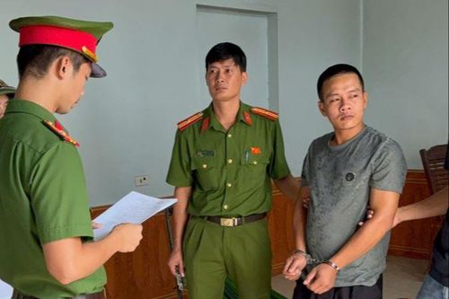 Bắt các con tự tát vào mặt suốt gian dài, người bố bị khởi tố