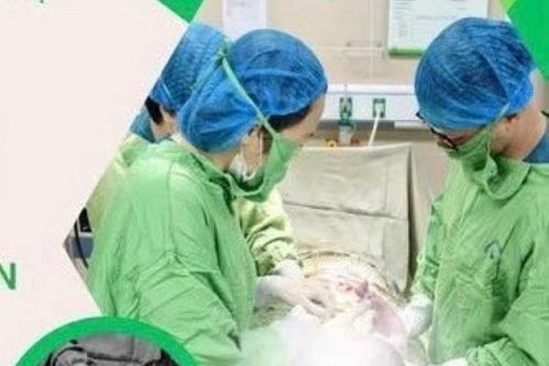 Ca mổ đặc biệt cứu thai nhi bị dây rốn quấn cổ 4 vòng