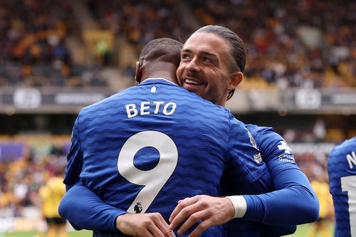 Everton thay da đổi thịt