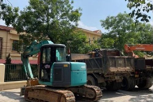Kịp thời ngăn chặn hai vụ khai thác đất trái phép ở Hà Nội