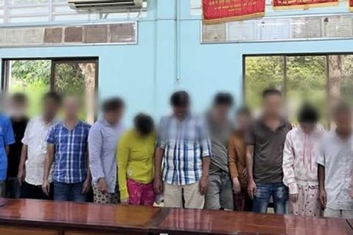 Bắt quả tang nhóm đối tượng tham gia 'lắc tài xỉu' ăn thua bằng tiền