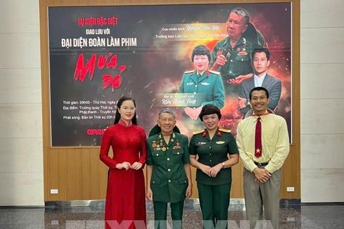 Ký ức chiến tranh và giọt nước mắt hòa bình trong Mưa đỏ