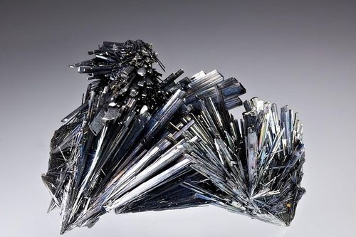 Trung Quốc kiểm soát xuất khẩu Antimon: Các tập đoàn quân sự Mỹ chịu tác động