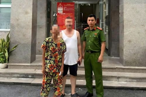 Hành động nhân văn, kịp thời giúp đỡ người dân đi lạc