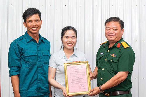 Bàn giao nhà Mái ấm biên cương tại xã Nhơn Hội
