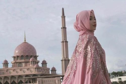 Thanh Thủy lần đầu diện trang phục Abaya, gây chú ý với tạo hình ấn tượng