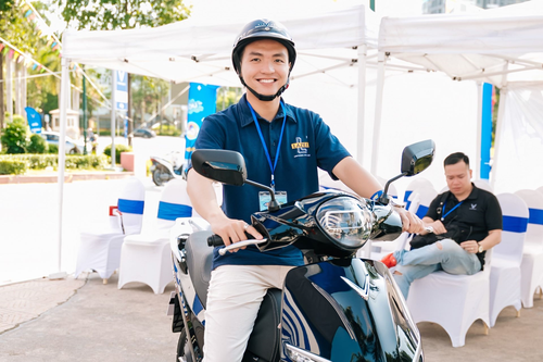 Sạc ngày càng dễ dàng, khách hàng yên tâm 'chốt' xe máy điện VinFast