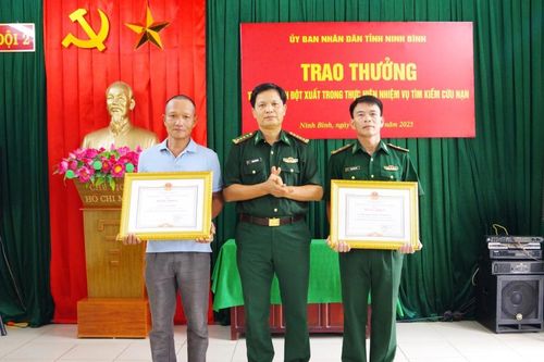 Ninh Bình: Khen thưởng đột xuất tập thể, cá nhân có thành tích xuất sắc trong tìm kiếm, cứu nạn trên biển