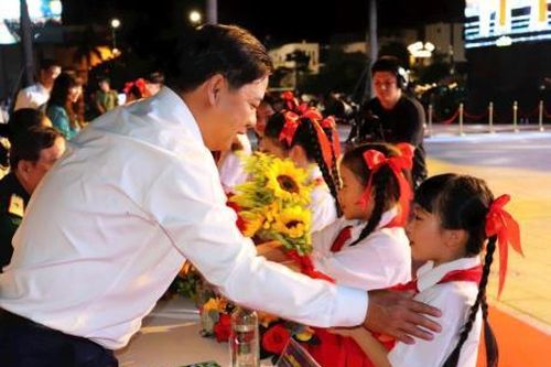 Chương trình nghệ thuật đặc biệt 'Khát vọng Đà Nẵng' chào mừng thành công Đại hội Đảng bộ thành phố lần thứ I
