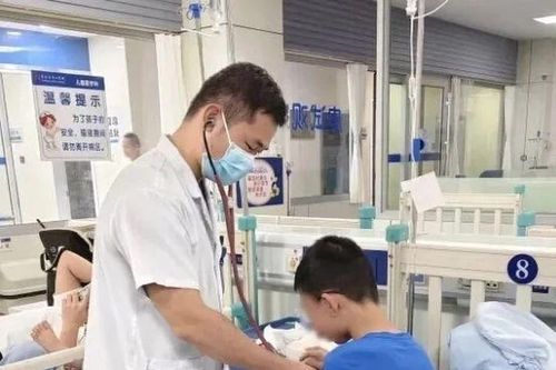 Bé trai 11 tuổi nhập viện vì học liên tục 14 giờ