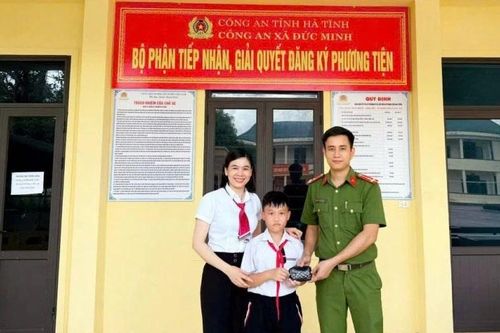 Nhặt được tài sản, học sinh ở Hà Tĩnh tìm người trả lại