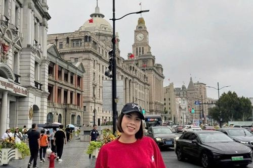 Nhan sắc rạng rỡ của các VĐV bóng chuyền nữ Binh chủng Thông tin trong chuyến tập huấn tại Thượng Hải, Trung Quốc