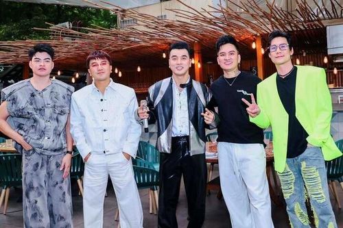 Khánh Phương thừa nhận sơ suất quảng cáo web đen