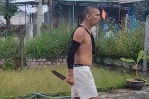 Bắt thanh niên có nhiều loại 'tiền'