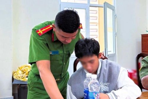 Thanh niên 18 tuổi xâm hại bé gái trong nhà nghỉ