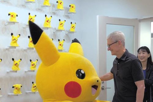 Tim Cook ghé thăm Pikachu
