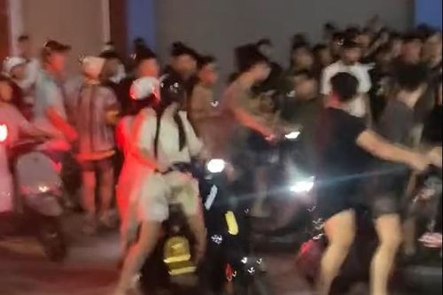 Triệu tập nhóm quái xế tụ tập gây rối trên đường Bùi Viện