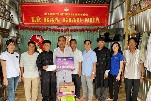 Khánh Bình gắn kết đồng bào biên giới