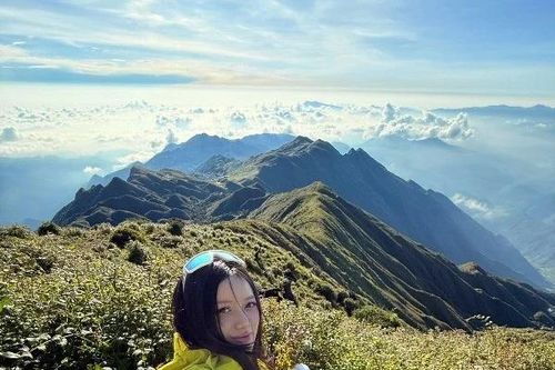 Hoa chi pâu nở rộ trên Tà Chì Nhù trải nghiệm trekking săn ảnh sao