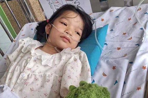 Được bạn đọc giúp đỡ hơn 90 triệu đồng, bé Minh Anh đã phẫu thuật tim thành công