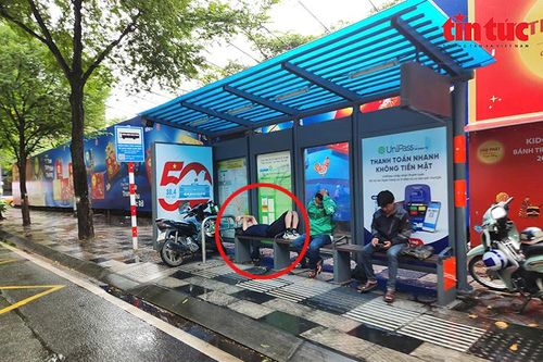 TP Hồ Chí Minh: Nhà chờ xe buýt bị chiếm dụng