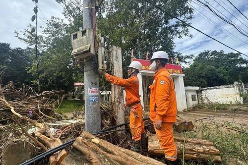 EVN cập nhật tình hình vận hành và cung cấp điện sau bão số 10