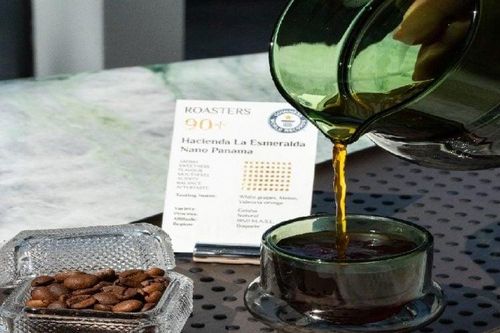Tách cà phê xa xỉ ở Dubai giá gần 17 triệu đồng