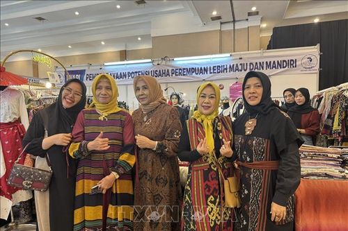 Ngày Batik Indonesia - di sản văn hóa trở thành nhịp đập đời sống