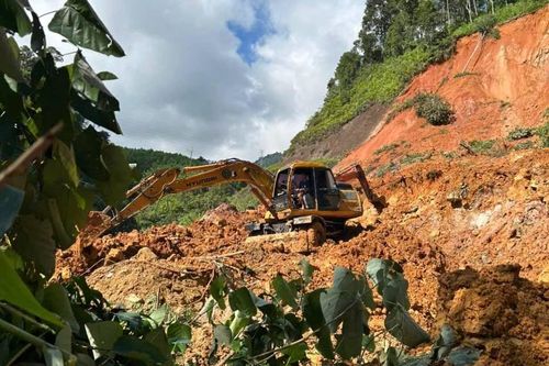 Nỗ lực thông đường Quốc lộ 48 lên cửa khẩu Thông Thụ