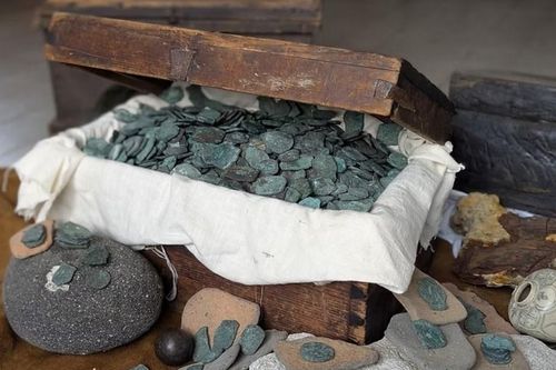 Hơn 1.000 đồng xu vàng bạc trị giá triệu đô được trục vớt từ tàu đắm thế kỷ XVIII