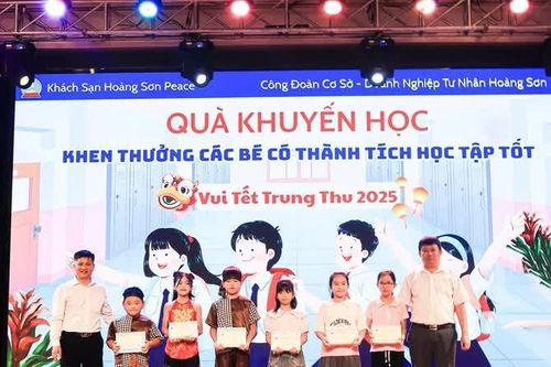 Đêm hội Trung thu gắn kết, chắp cánh ước mơ tại Hoàng Sơn Peace