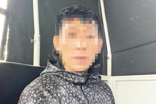 Khởi tố, bắt tạm giam đối tượng chém anh vợ