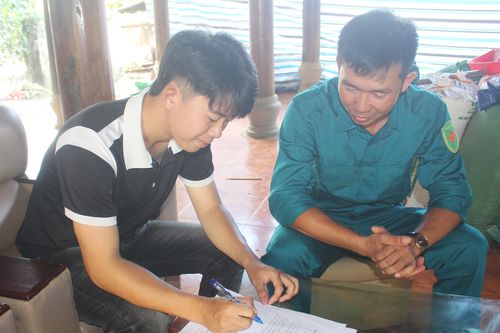 Những lá đơn tình nguyện mùa tuyển quân