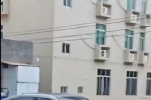 Bão Matmo 'nhấn chìm' nhiều tuyến phố Quảng Đông