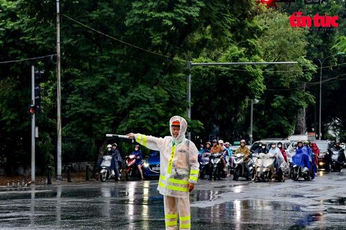 Hà Nội chủ động bảo đảm giao thông trước ảnh hưởng bão số 11