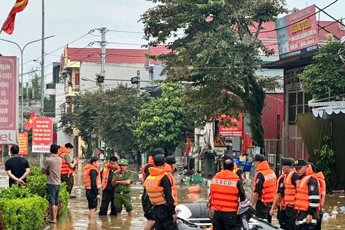 Hàng trăm công an Lạng Sơn hỗ trợ khắc phục vỡ đập Bắc Khê, cứu dân vùng lũ lụt