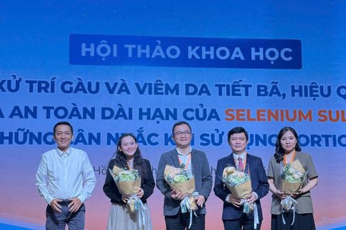 Hội thảo khoa học về xử trí gàu và viêm da tiết bã, cân nhắc khi sử dụng corticosteroid