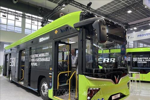 Xe buýt điện của Việt Nam gây chú ý tại triển lãm Busworld Europe 2025