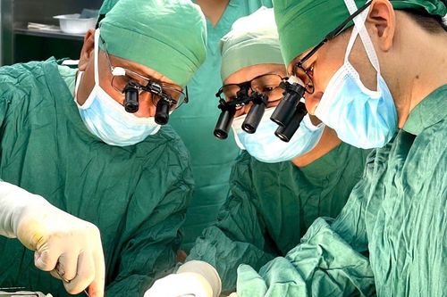 Bệnh viện Đa khoa Khánh Hòa mời chuyên gia khám và phẫu thuật bệnh lý về khớp và chi dưới