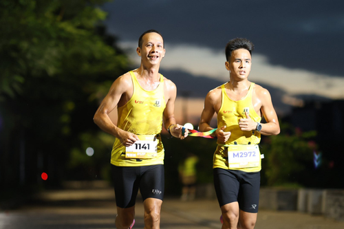 Chạy về nơi ánh sáng