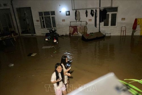 Tình người trong đêm nơi tâm lũ