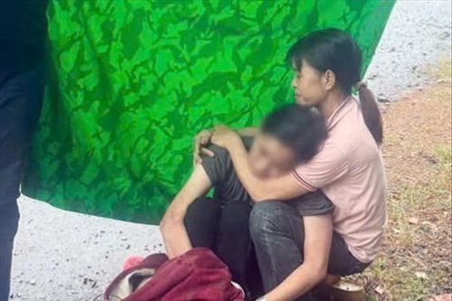 Tìm thấy người phụ nữ đi lạc trong rừng ở vùng biên giới Lâm Đồng
